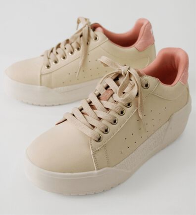 BELLUNA（ベルーナ）の「＜ｍｏｚ＞厚底軽量美脚スニーカー（スニーカー）」
