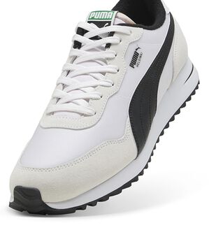 「 ＜ｐｕｍａ＞ヘルシンキ　スパイクレスゴルフシューズ（メンズウォーキングシューズ）」｜ホワイト／ブラック