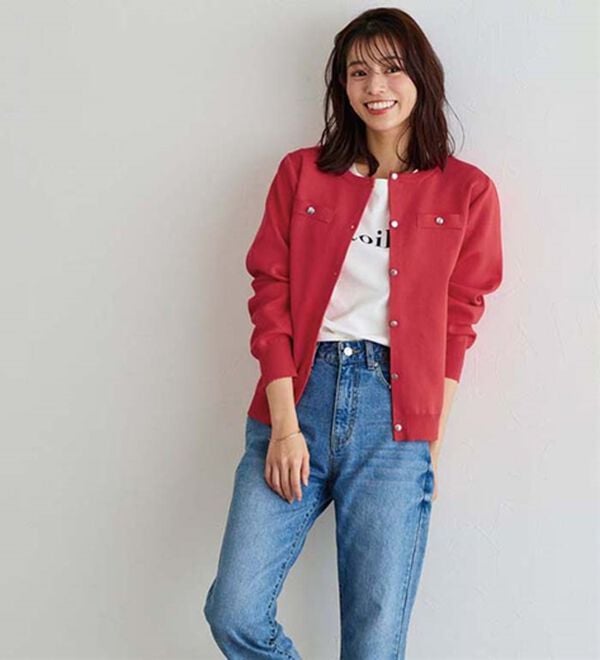 Pierrot（ピエロ）の「上品見えスポンジニットゴールドボタンカーディガン（ニットカーディガン）」｜詳細画像