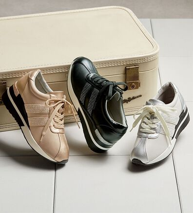 「４Ｅきらめきレースアップスニーカー（スニーカー）」