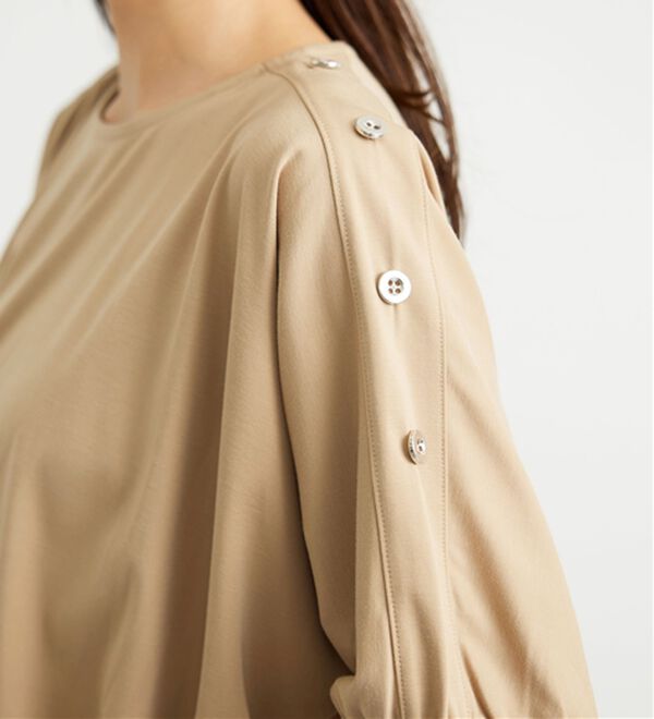 BELLUNA（ベルーナ）の「肩ボタンデザイン裾タックプルオーバー（カットソー）」｜詳細画像