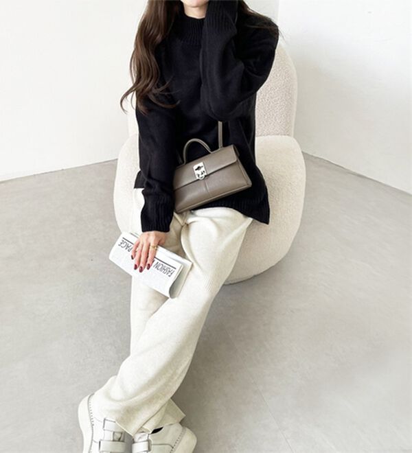 GeeRA（ジーラ）の「バックスリットニットトップス（ニット・セーター）」｜詳細画像