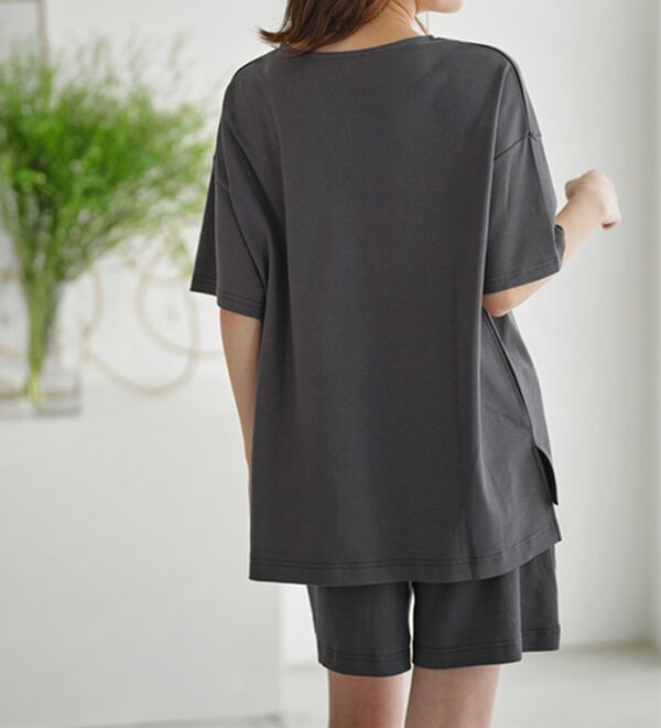 YU'NOW（ユナウ）の「【上下２点セット】コットン１００％シルケットスムースショートパンツセット（パジャマ・ルームウェア）」｜詳細画像