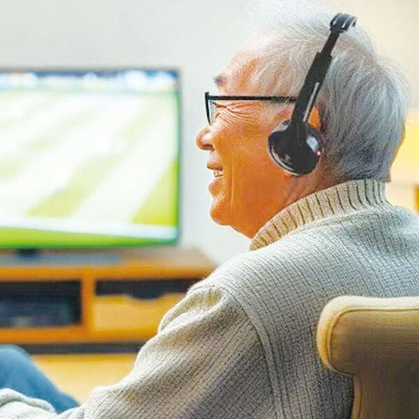 「コードレスヘッドホン「楽々聴くちゃん」（テレビ・オーディオ・カメラ機器）」｜詳細画像