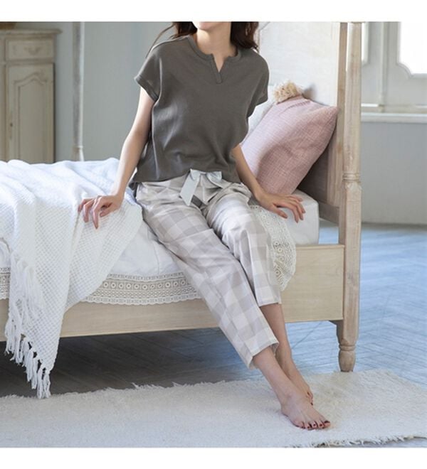 LAVIENNE（ラヴィエンヌ）の「異素材がオシャレなワッフルパジャマ（パジャマ・ルームウェア）」｜詳細画像