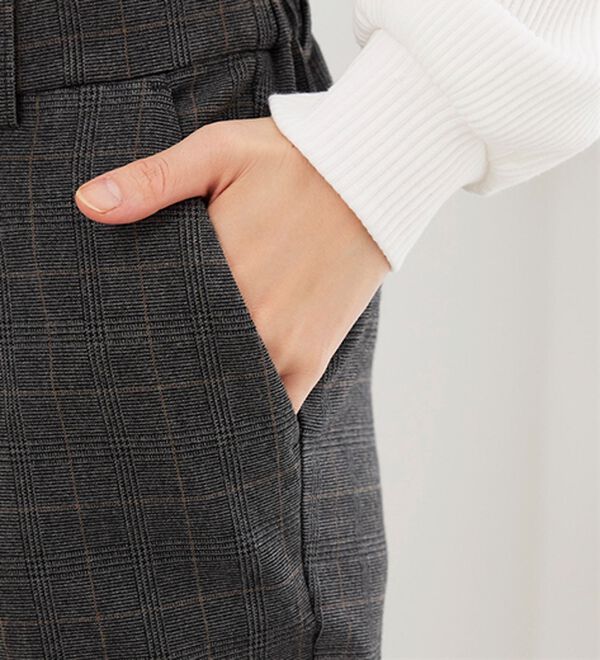 BELLUNA（ベルーナ）の「サマ見え(スーパーウォーム)ウール調素材美脚テーパードパンツ（テーパードパンツ）」｜詳細画像