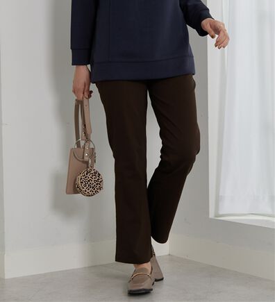 BELLUNA（ベルーナ）の「綿タッチハイパー美脚フレアーパンツ（フルレングスパンツ）」