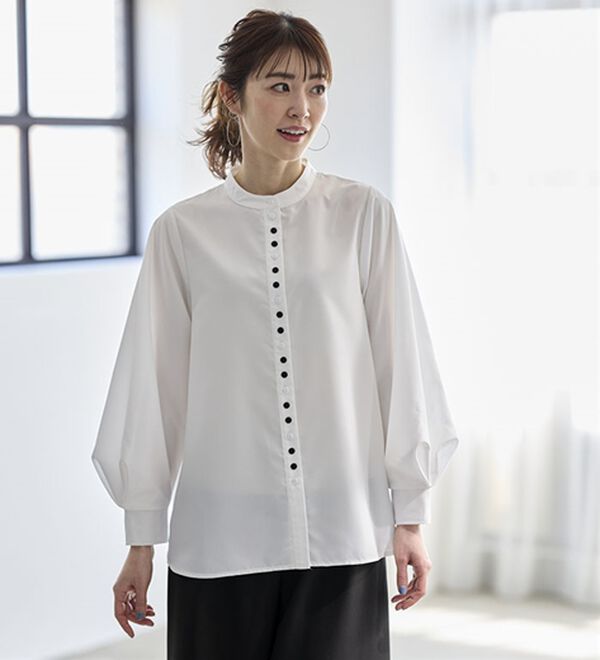 BELLUNA（ベルーナ）の「大人のシンプル服多ボタン袖ボリュームブラウス（ブラウス）」｜詳細画像