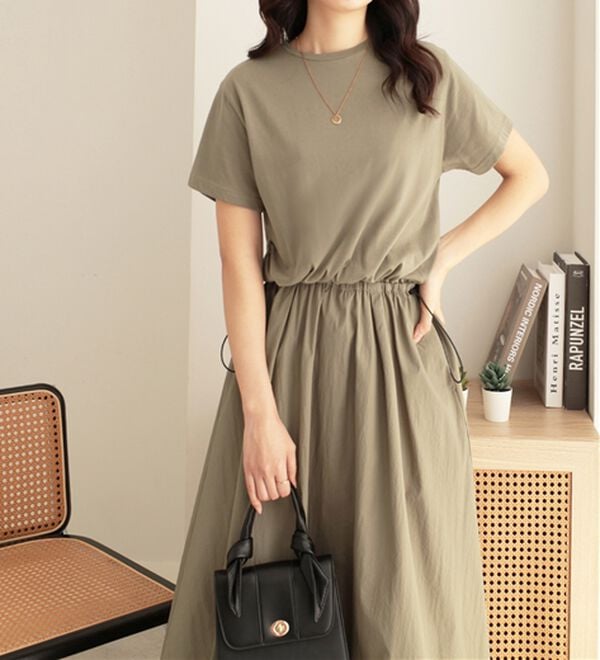 Viola e Viola（ヴィオラ エ ヴィオラ）の「【Ｍ～５Ｌ】ゆったり異素材ドッキングワンピース（ドッキングワンピース）」｜詳細画像