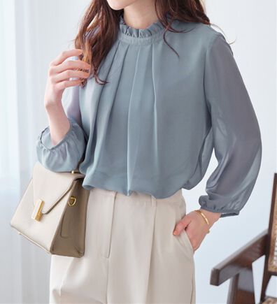 Viola e Viola（ヴィオラ エ ヴィオラ）の「フリル衿シフォンタックブラウス（ブラウス）」