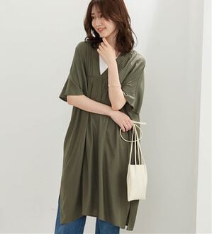 BELLUNA（ベルーナ）の「スラブ素材タック使いゆったりワンピース（その他ワンピース）」｜カーキ
