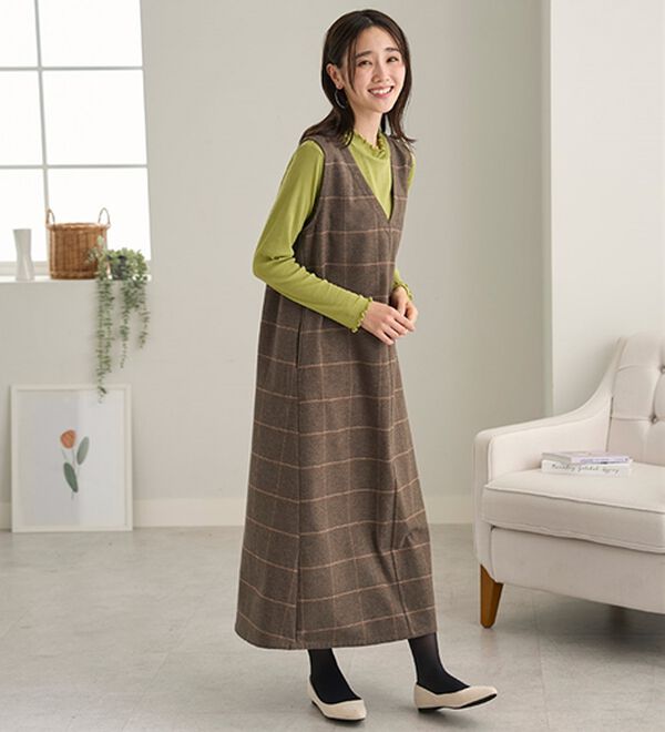 BELLUNA（ベルーナ）の「《ＨｕｇＲｅａｍコットン》Ｖネックジャンパースカート（ジャンパースカート）」｜詳細画像