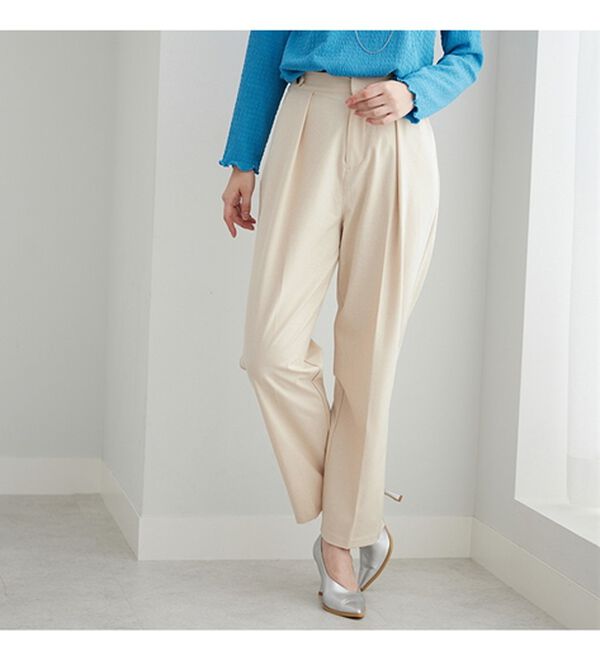 BELLUNA（ベルーナ）の「ボタン使いウエスト調節テーパードパンツ（テーパードパンツ）」｜詳細画像