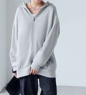 BELLUNA（ベルーナ）の「肩が疲れにくい！マシュマロ感覚ジップフーディー（パーカー）」｜杢グレー