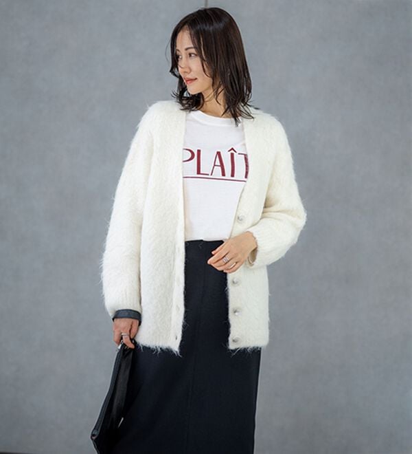 BELLUNA（ベルーナ）の「綿１００％素材フロッキーロゴ長袖Ｔシャツ（Tシャツ）」｜詳細画像