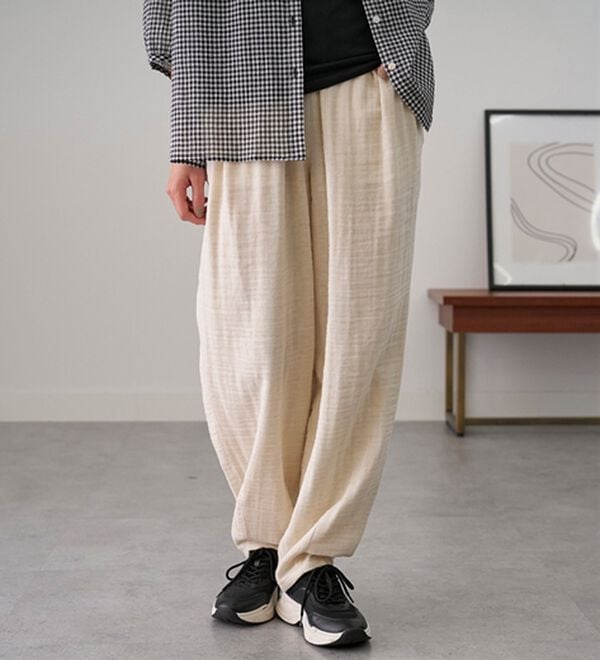 BELLUNA（ベルーナ）の「綿麻ダブルガーゼポッケギャザーパンツ（フルレングスパンツ）」｜詳細画像