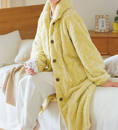 LAVIENNE（ラヴィエンヌ）の「もこもこダイヤフリースガウン（パジャマ・ルームウェア）」