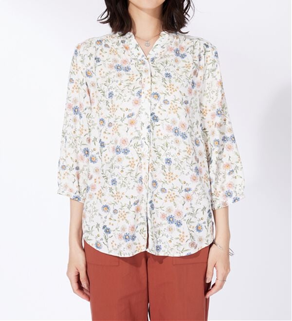 BELLUNA（ベルーナ）の「レーヨン素材ギャザー使いプリントブラウス（ブラウス）」｜詳細画像