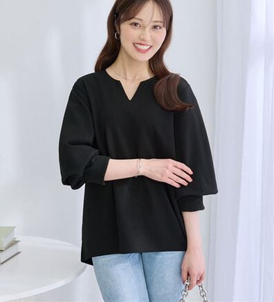 alotta（アロッタ）の「【シワになりにくい】エンボス裏起毛キーネックゆるトップス（カットソー）」