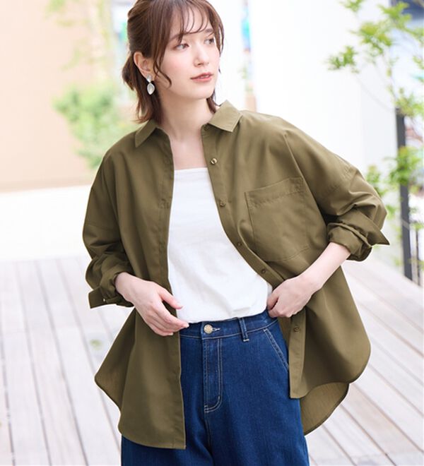 Viola e Viola（ヴィオラ エ ヴィオラ）の「【イージーケア】お手入れ簡単羽織に使えるオーバーシャツ（シャツ）」｜モカカーキ