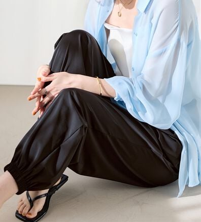 Viola e Viola（ヴィオラ エ ヴィオラ）の「【散歩・運動に】伸びる！紫外線カット！さらテロイージージョガーパンツ（フルレングスパンツ）」