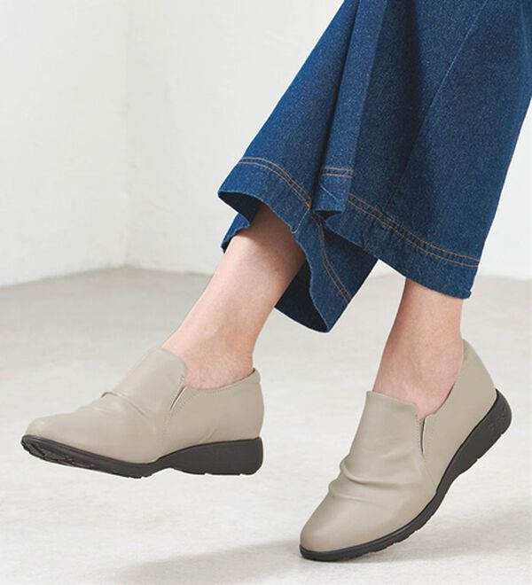 ラックウォーク 柔らか羊革の軽量スリッポン - ベルーナ【公式】