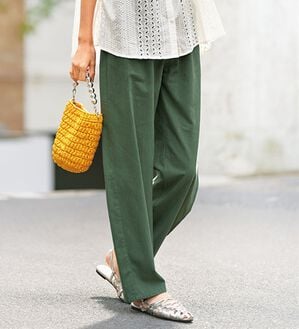 BELLUNA（ベルーナ）の「綿混素材ゆったりコクーンパンツ（ワイドパンツ・ガウチョ）」｜モスグリーン