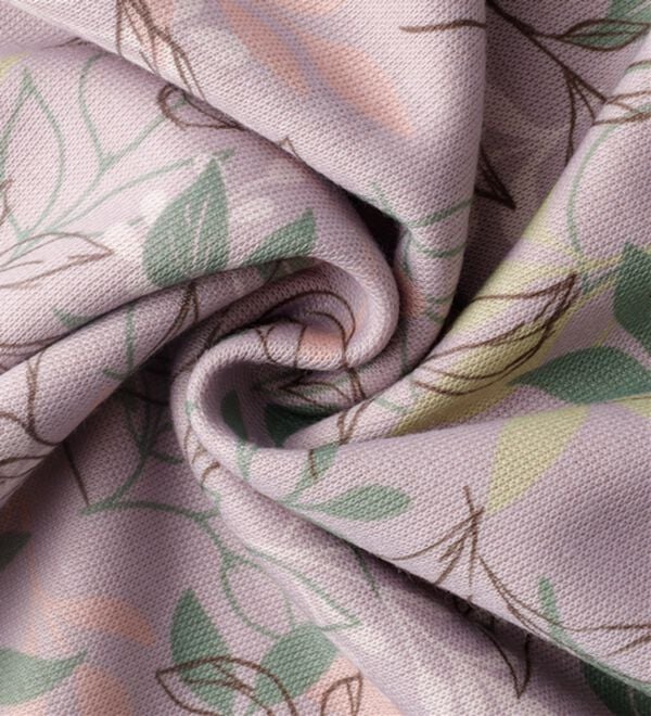 BELLUNA（ベルーナ）の「ふんわり柔らかメロー使い花柄プルオーバー（カットソー）」｜詳細画像