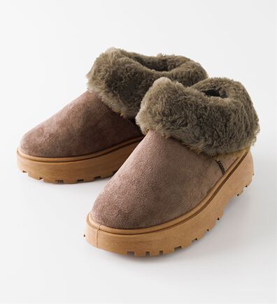 BELLUNA（ベルーナ）の「厚底ふんわりムートンサンダル（スリッポン）」