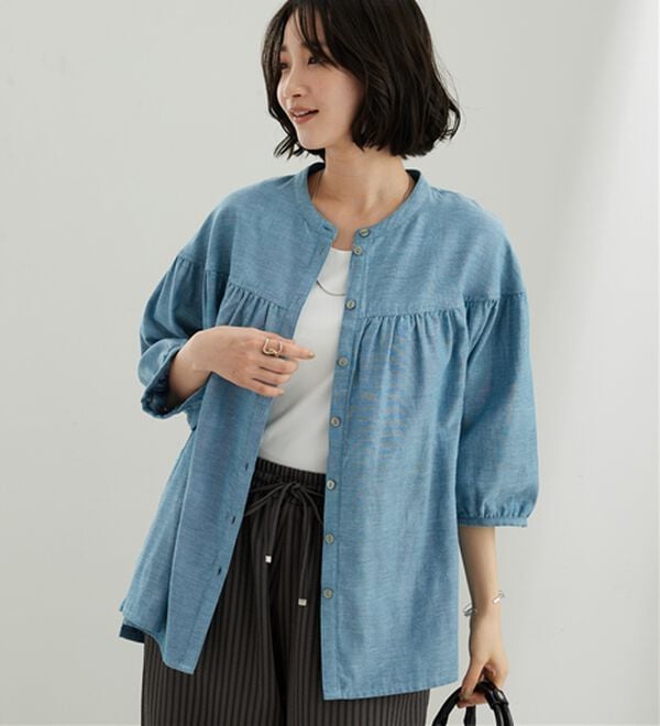 BELLUNA（ベルーナ）の「ダブルガーゼ素材切替デザインブラウス（ブラウス）」｜デニム調