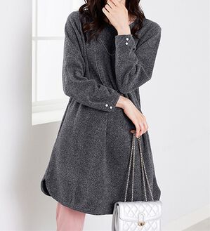BELLUNA（ベルーナ）の「袖パールボタン付ツイード調ワンピース（チュニック）」｜チャコール系