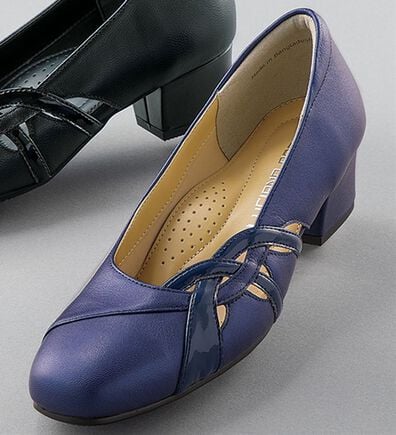 BELLUNA（ベルーナ）の「４Ｅ山羊革エナメルラインパンプス（パンプス）」