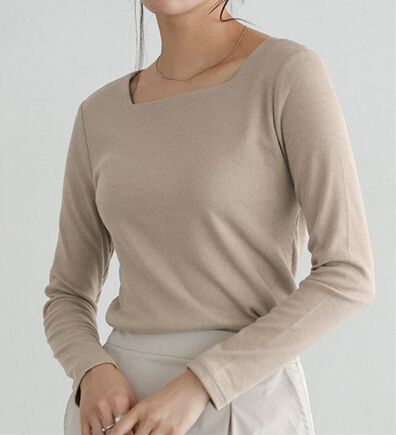 Pierrot（ピエロ）の「【ネックが選べる】テレコリブカットソー（カットソー）」