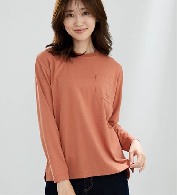 BELLUNA（ベルーナ）の「アーティストコラボ！ポケット付ネコプリントロンＴ（ハラミチヨ）（カットソー）」｜詳細画像