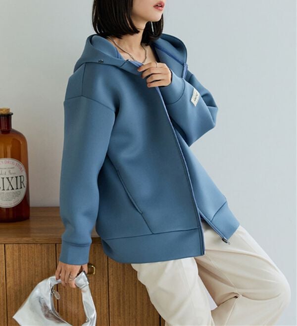 BELLUNA（ベルーナ）の「肩が疲れにくい！マシュマロ感覚ジップフーディー（パーカー）」｜ブルーグレー