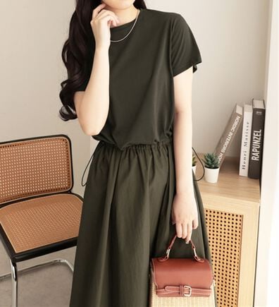 Viola e Viola（ヴィオラ エ ヴィオラ）の「【Ｍ～５Ｌ】ゆったり異素材ドッキングワンピース（ドッキングワンピース）」