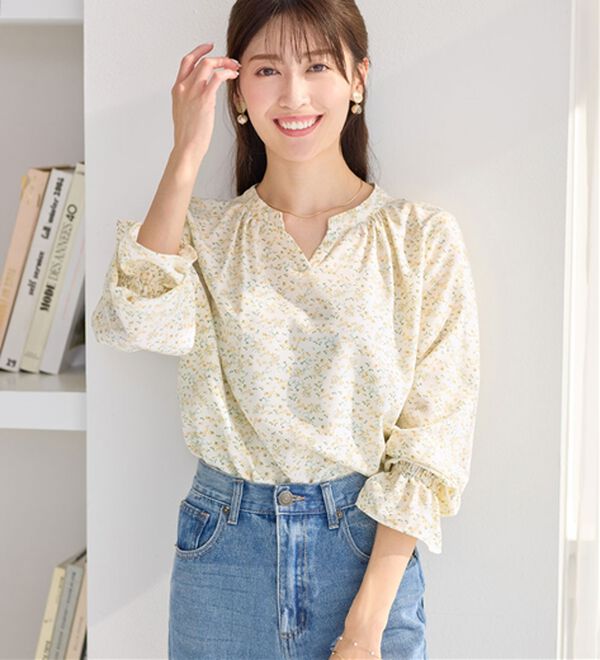 alotta（アロッタ）の「キャンディースリーブ小花柄チュニックブラウス（ブラウス）」｜詳細画像