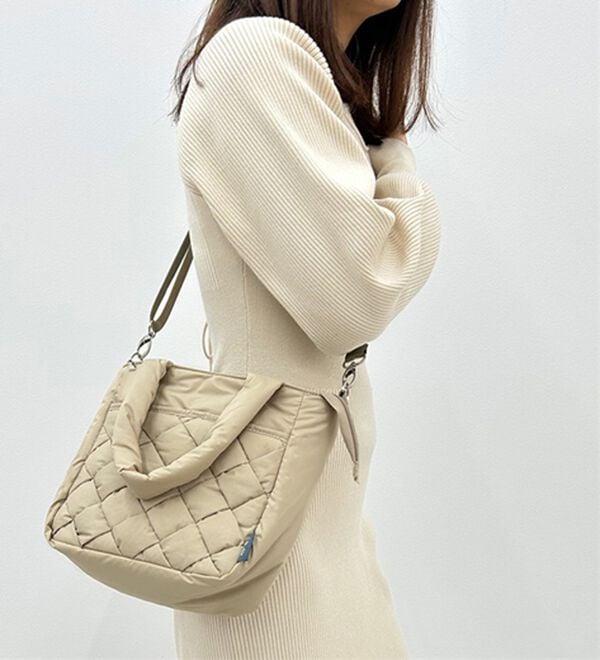 BELLUNA（ベルーナ）の「メッシュデザイン軽量２ＷＡＹ手提げ（ハンドバッグ）」｜詳細画像