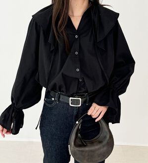 GeeRA（ジーラ）の「ビッグフリルカラーブラウス（ブラウス）」｜ブラック