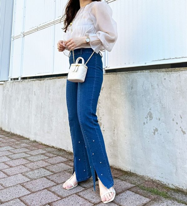 GeeRA（ジーラ）の「ハートスタッズ付フレアーパンツ（フルレングスパンツ）」｜詳細画像