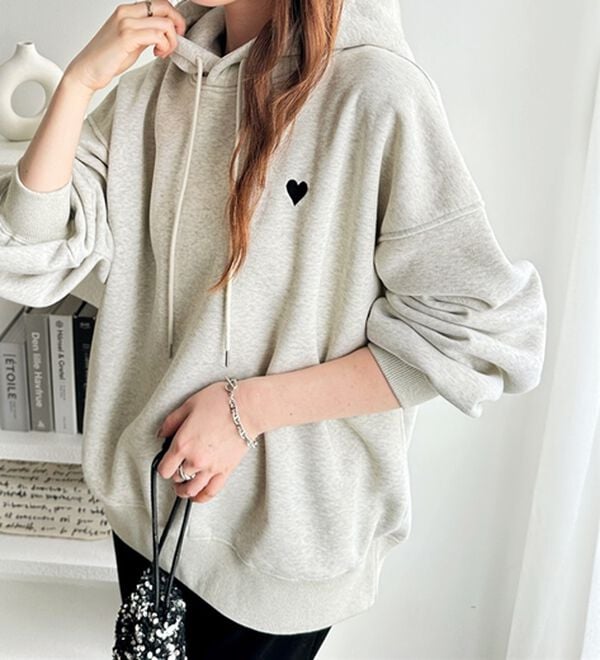 GeeRA（ジーラ）の「ハート刺繍裏起毛スウェットパーカー（パーカー）」｜詳細画像