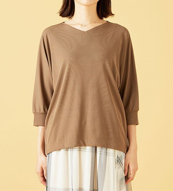 BELLUNA（ベルーナ）の「Ｖネックデザインドルマンプルオーバー（カットソー）」｜詳細画像