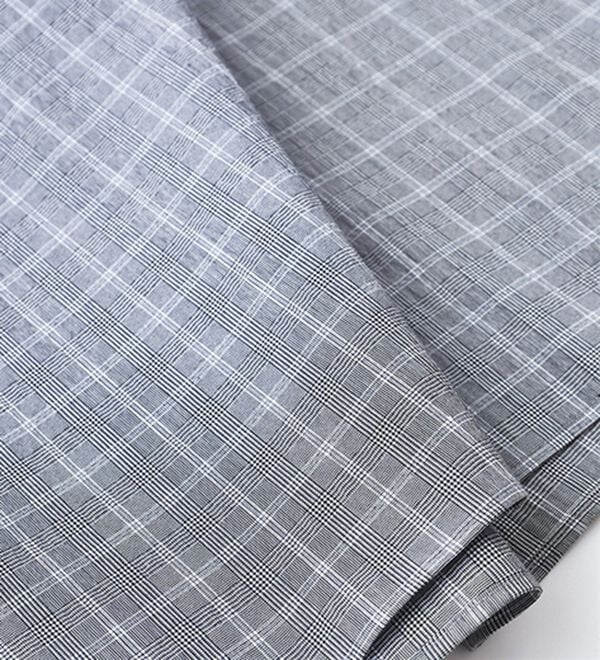 BELLUNA（ベルーナ）の「サッカー素材後ろボタンデザインブラウス（ブラウス）」｜詳細画像