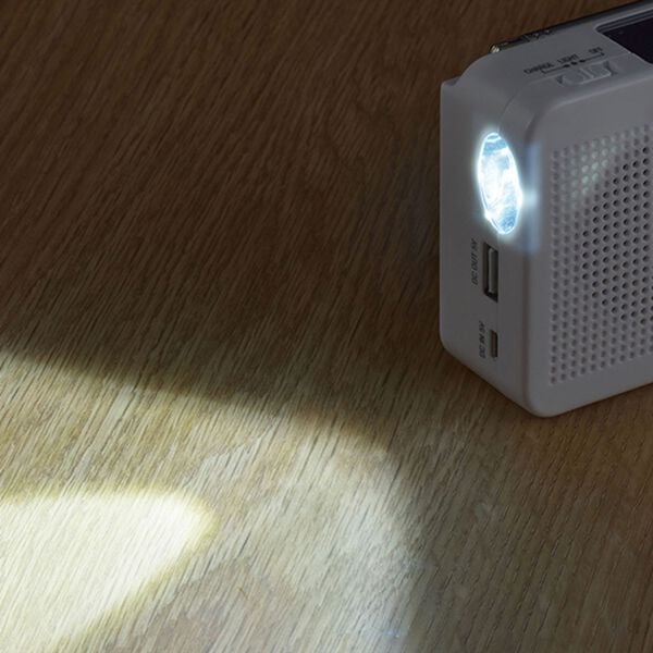 「機能充実！マルチコンパクトラジオ（テレビ・オーディオ・カメラ機器）」｜詳細画像