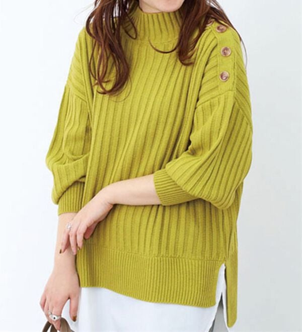 BELLUNA（ベルーナ）の「肩ボタン重ね着風ニットチュニック（チュニック）」｜ライムイエロー
