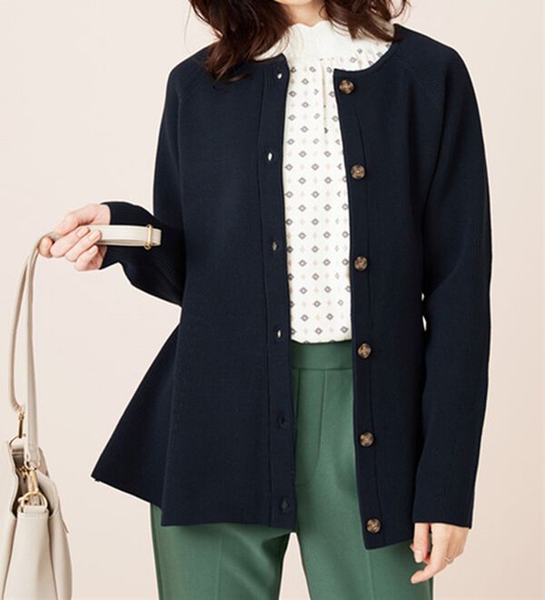 BELLUNA（ベルーナ）の「上品スポンディッシュニットペプラムカーディガン（ニットカーディガン）」｜詳細画像