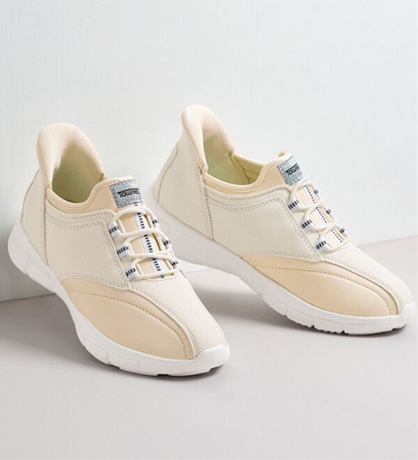 ルフラン（ルフラン）の「タウニークラブ　サッと履けるストレッチ切替スニーカー（スニーカー）」｜アイボリー