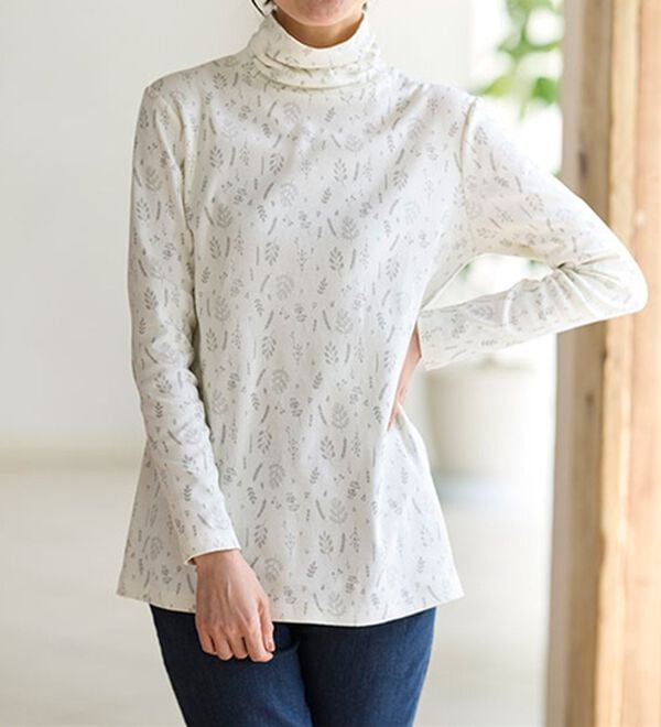 BELLUNA（ベルーナ）の「【選べる衿】肌に優しい綿１００％暖か発熱素材プルオーバー＜ベルホット　コットン＞（カットソー）」｜詳細画像