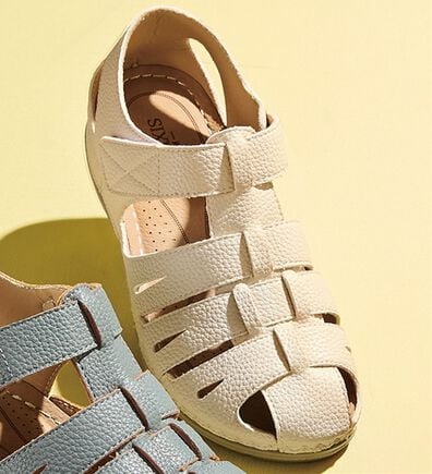 BELLUNA（ベルーナ）の「やわらかレザー調グルカ風シューズ（サンダル・ミュール）」