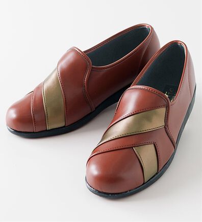 BELLUNA（ベルーナ）の「日本製やわらか素材の配色パンプス（パンプス）」